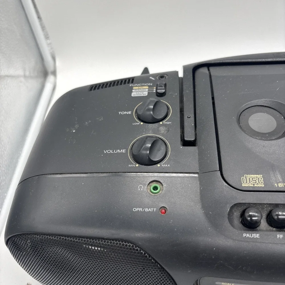 Sony CFD-10 CD  Player am fm radio boombox  Tape Needs Repair . Cd& Radio Work.